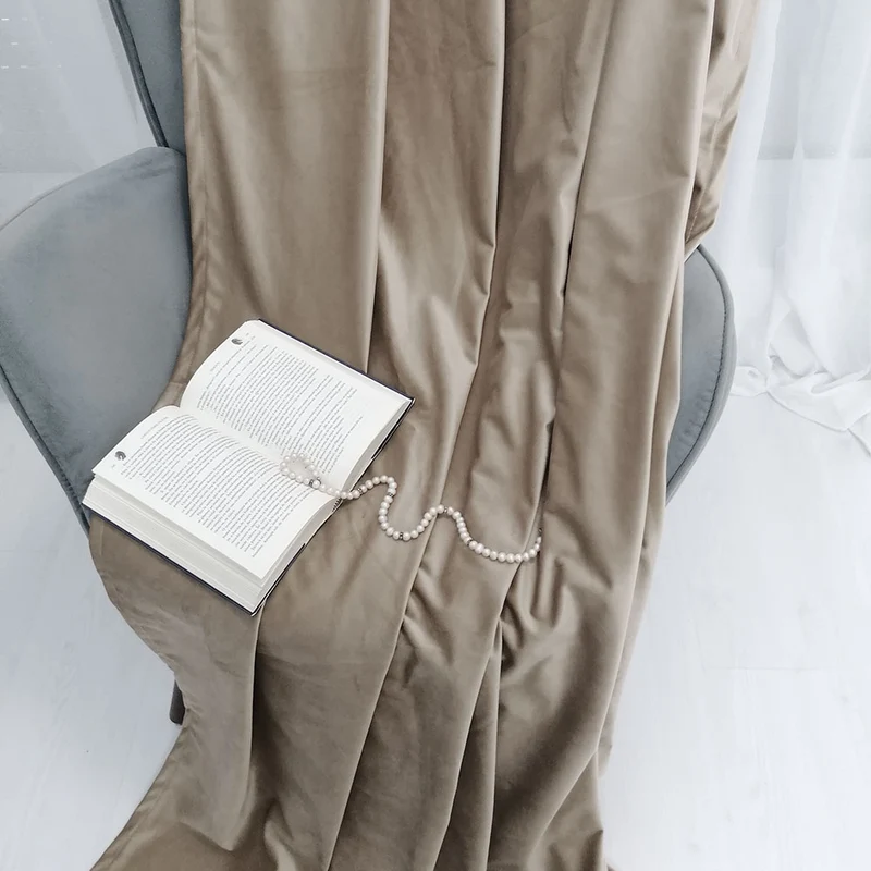 Verdunkelungsvorhang aus Samt 80 % Beige – mit Kräuselband (1 Stück)
