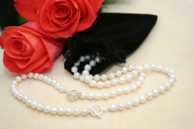 Perlenkette u. Armband – Verschluß silber, Collier: 42 cm, Armband:17 cm, aus Süßwasser-Zuchtperlen
