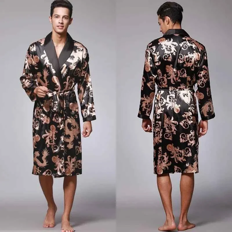 Kimono-Bademantel aus Seidensatin für Herren mit goldenem Drachenmotiv, knielang
