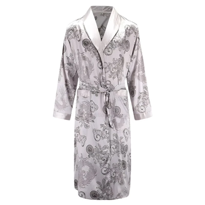 Herren-Pyjama-Set aus Satin: Langarmhemd und Hose aus Eisseide, Bademantel mit Tasche