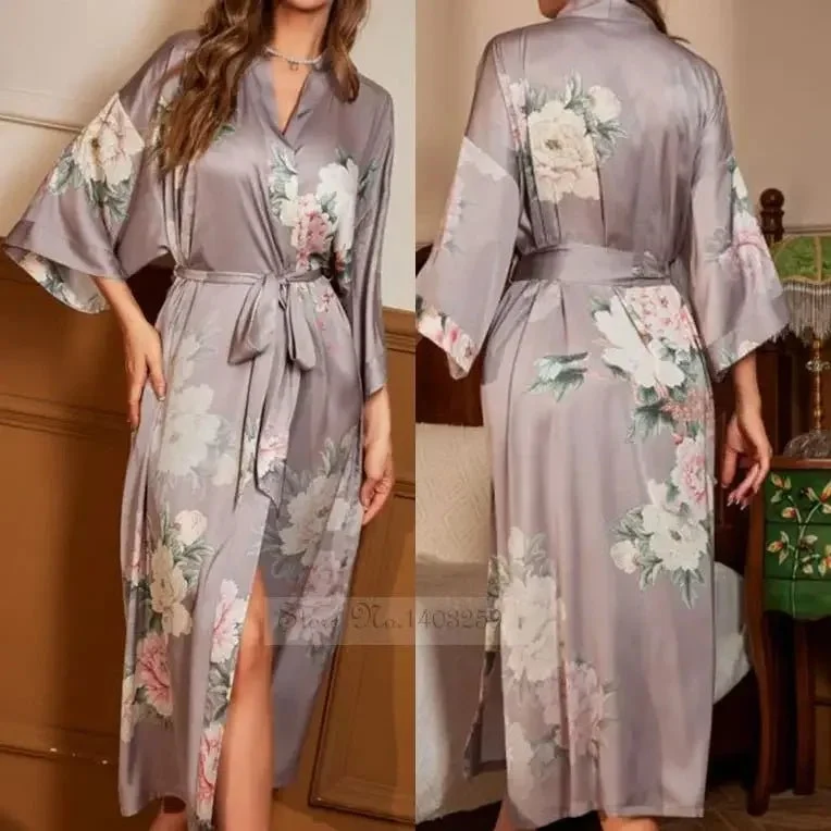 Satin-Bademantel in Übergröße, Kimono-Bademantel mit Blumenmuster