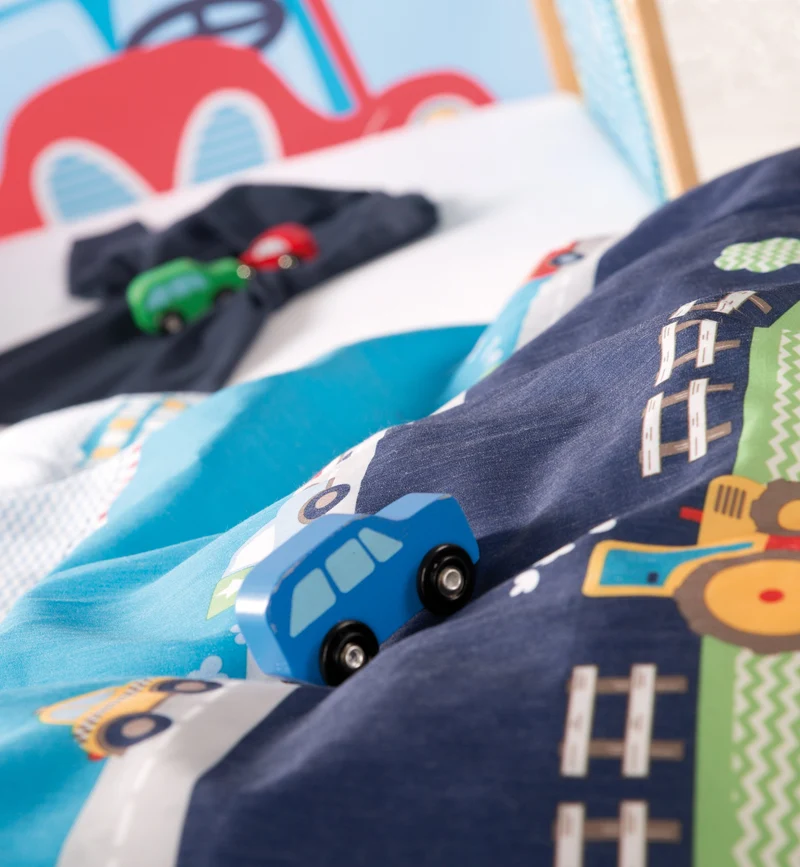 Themenbett "Car" – Kinderbett 70 x 140 cm inkl. Bettwäsche & Lattenrost