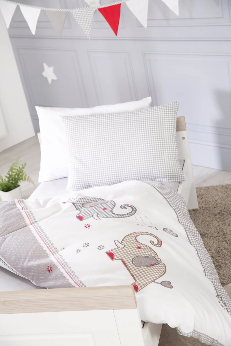 Kinderbettgarnitur "Jumbotwins" – 4-teilig, Bettset mit Bettwäsche 100 x 135 cm, Nestchen & Himmel