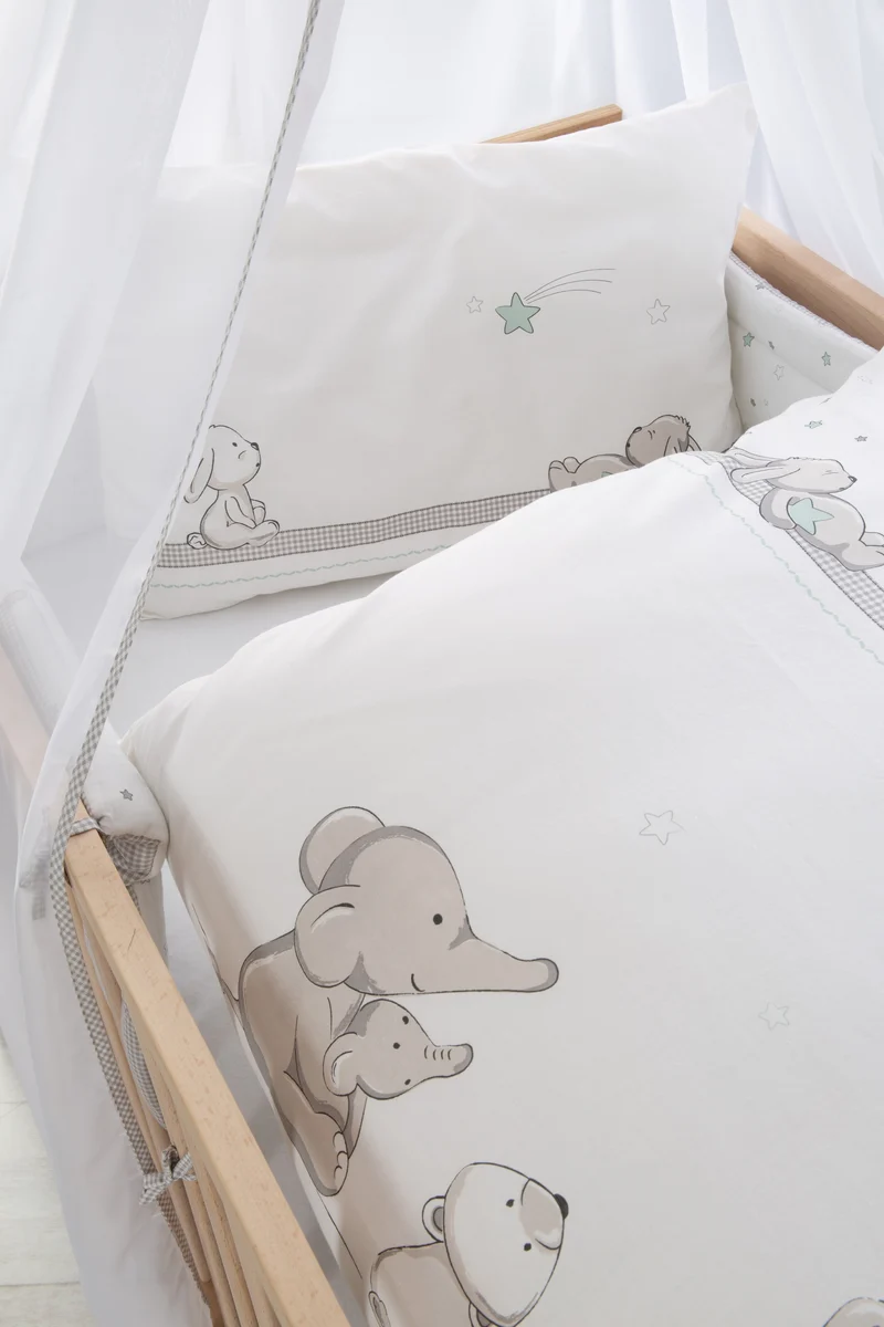 Kinderbettgarnitur "Sternenzauber" – 4-teilig, Bettset mit Bettwäsche 100 x 135 cm, Nestchen & Himmel