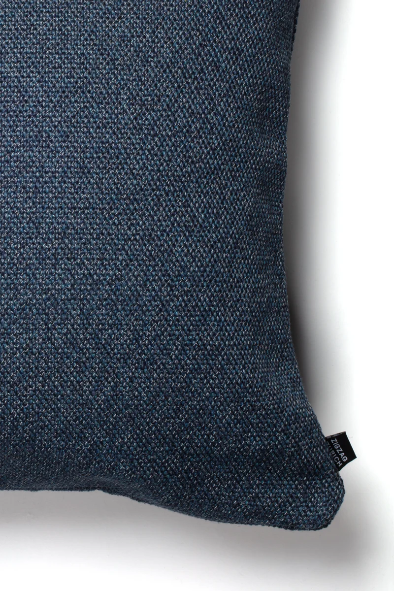Twisted Cushion "Zuyo" - Lapis Blue