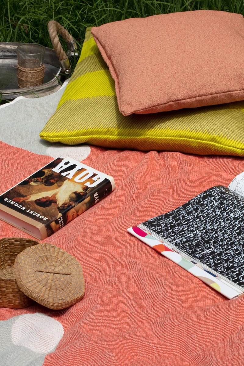 Cotton Blanket “Marble Race” by Federico Angi
