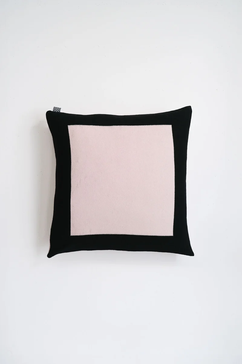 Cushion Cashmere and Merino Wool - Geometric Black / Pink