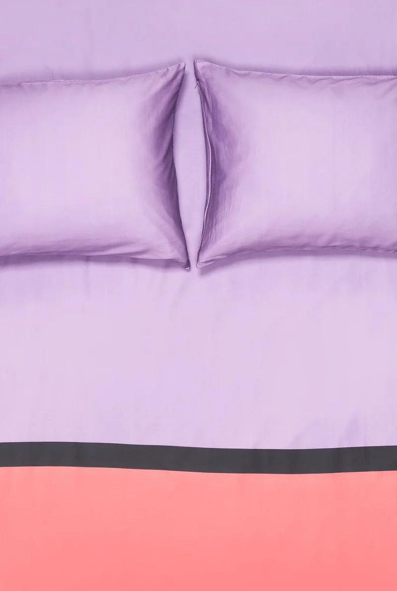 Artist Bedding "Owaro" by Rondelli and Cortese