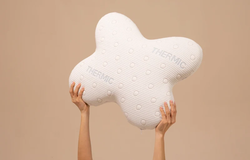 Seitenschläferkissen ACAMAR aus Visco Schaum, in ergonomischer Schmetterlingsform