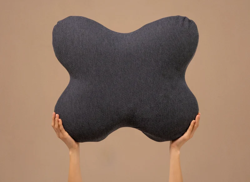 Seitenschläferkissen ACAMAR aus Visco Schaum, in ergonomischer Schmetterlingsform