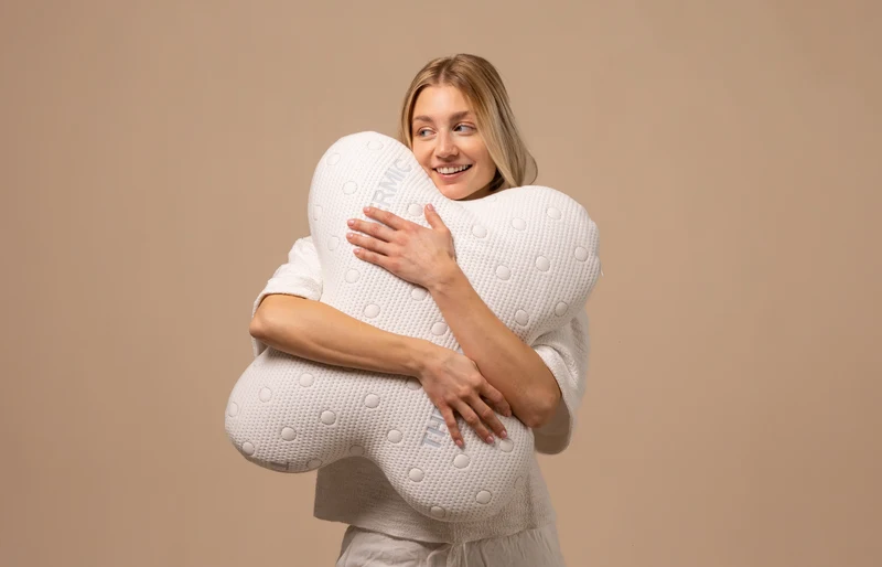 Seitenschläferkissen ACAMAR aus Visco Schaum, in ergonomischer Schmetterlingsform