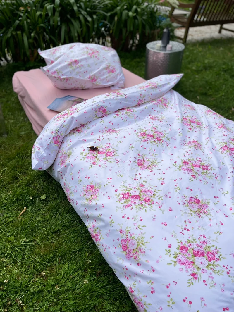 Luxus Mako Satin Bettwäsche Rosalyn 135x200 cm – 4-teiliges Set mit Kissenbezügen, floral beige, Made in Germany