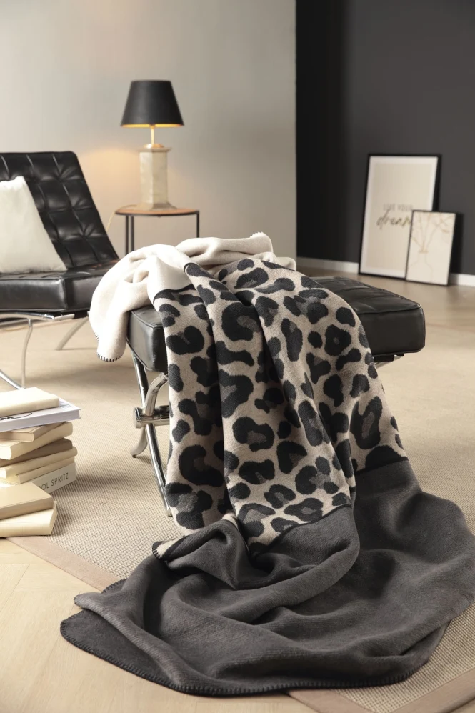 Biederlack Jacquard-Wohndecke Leopard 150x200cm