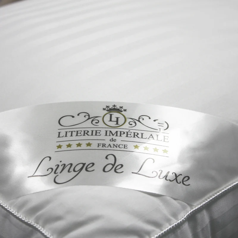 Pack Promo Luxe : Surmatelas + Couette & Oreillers