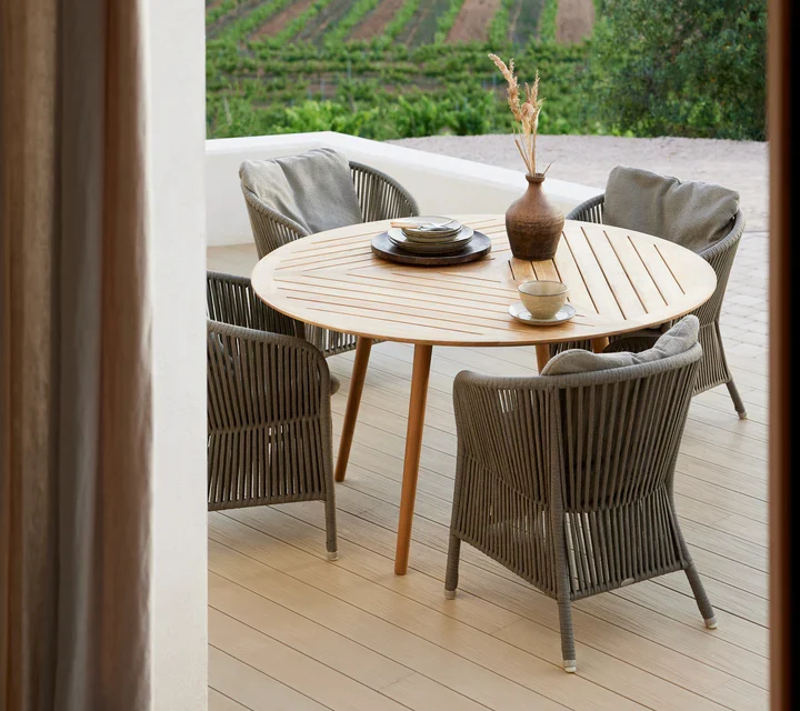 Cane Line Gartentisch Delfine Ø120cm Teakholz